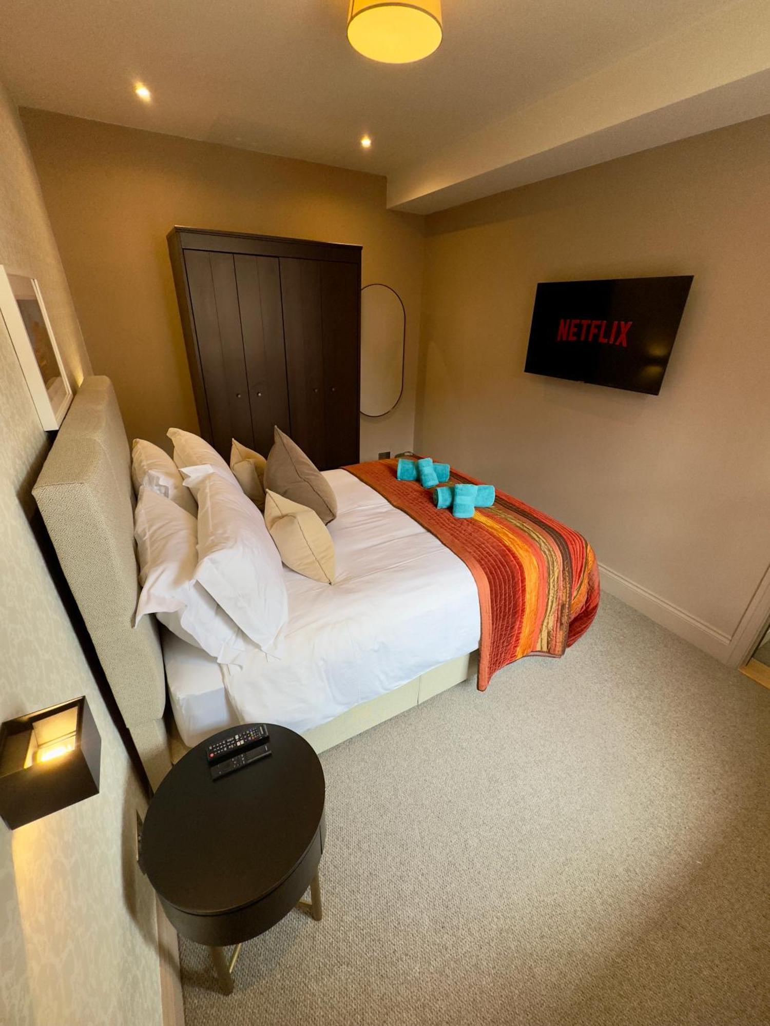 شقة Romeo'S Arch High End Luxury In Centre Of Stratford With Parking المظهر الخارجي الصورة