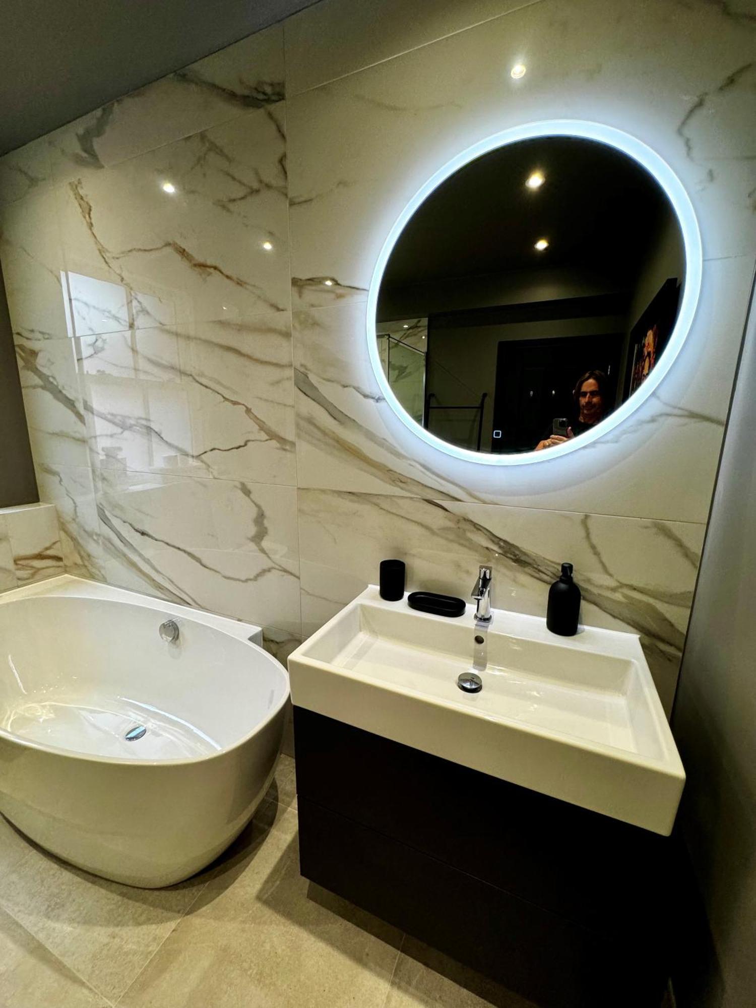 شقة Romeo'S Arch High End Luxury In Centre Of Stratford With Parking المظهر الخارجي الصورة