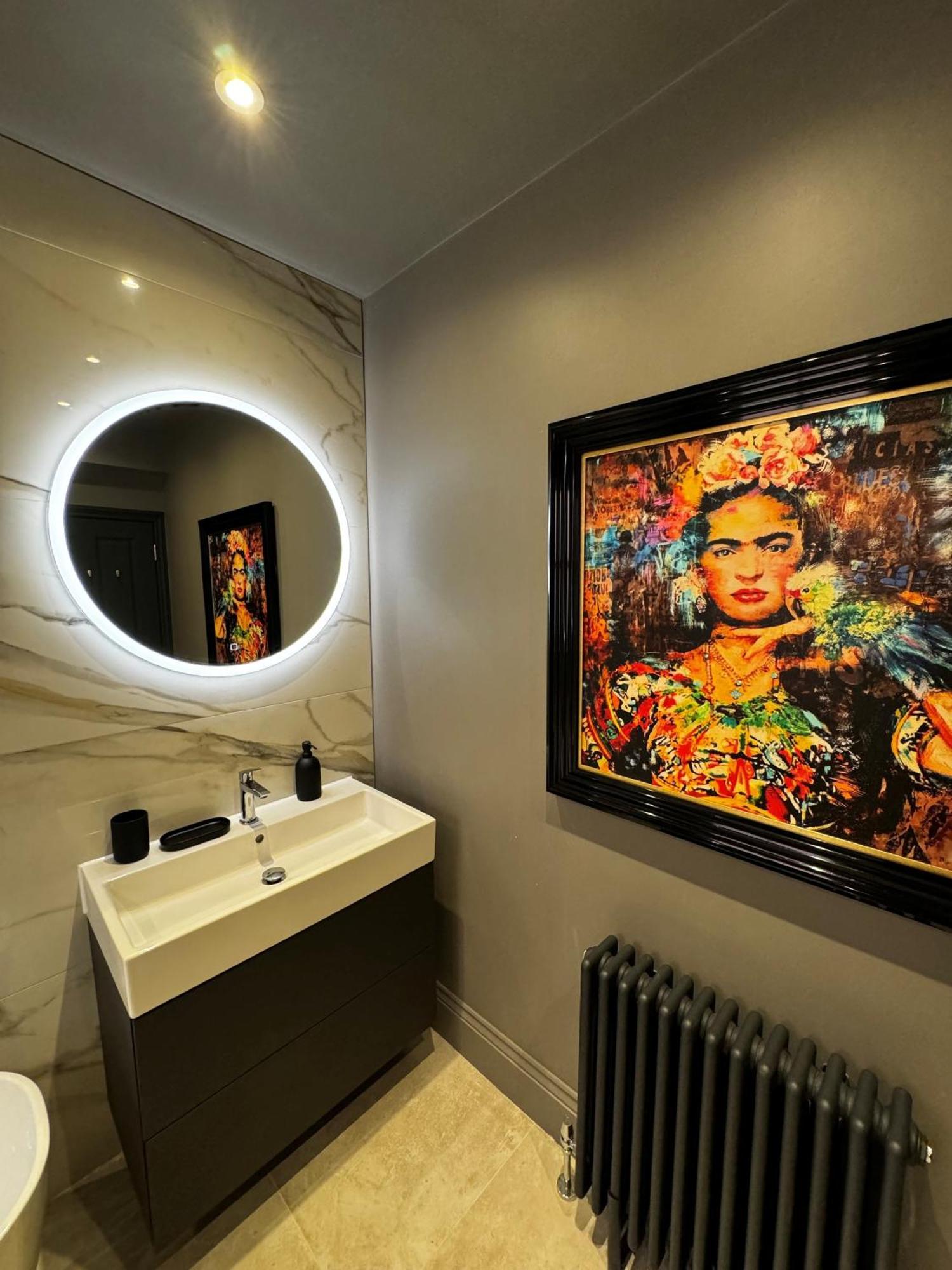 شقة Romeo'S Arch High End Luxury In Centre Of Stratford With Parking المظهر الخارجي الصورة