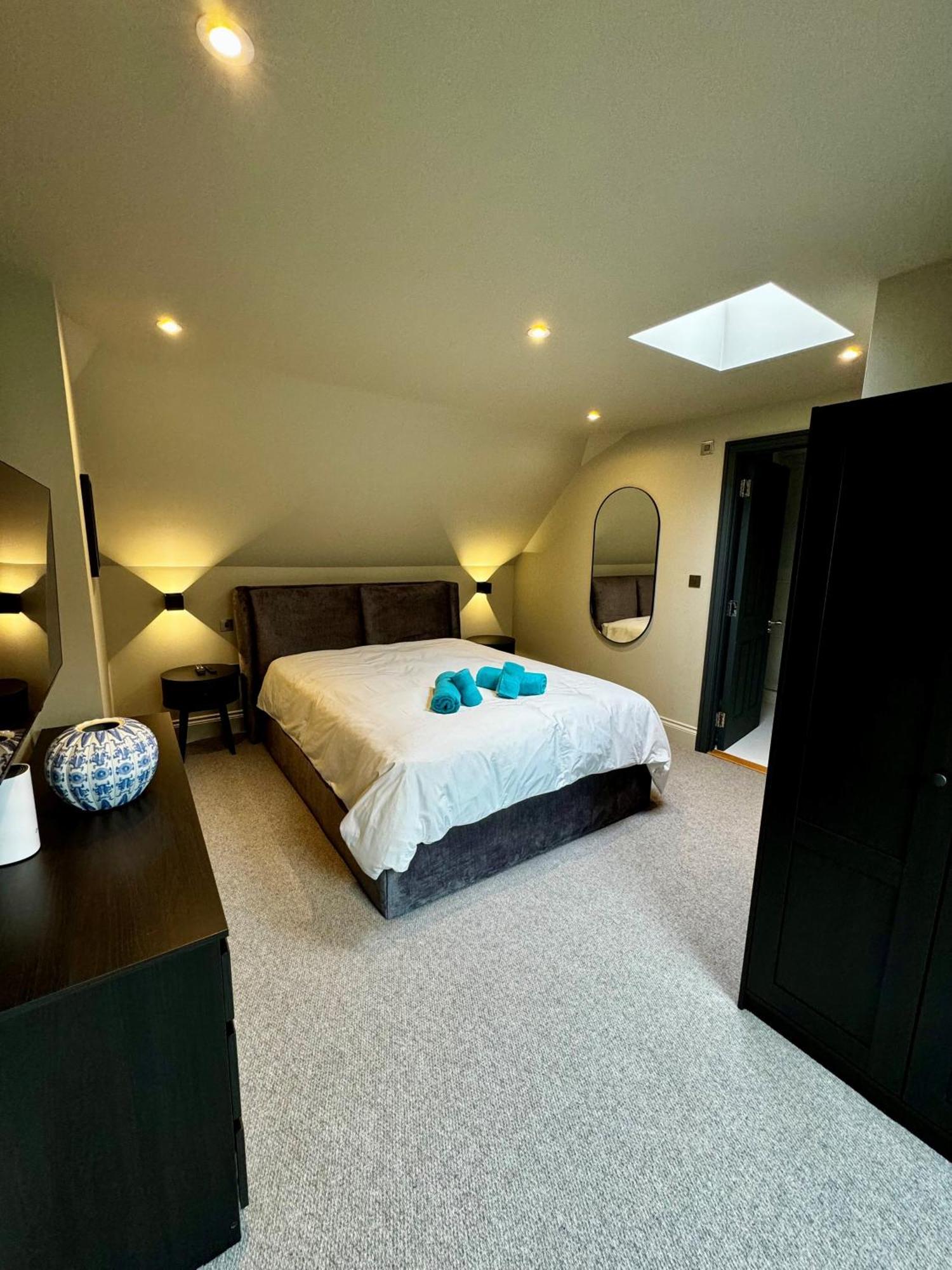شقة Romeo'S Arch High End Luxury In Centre Of Stratford With Parking المظهر الخارجي الصورة