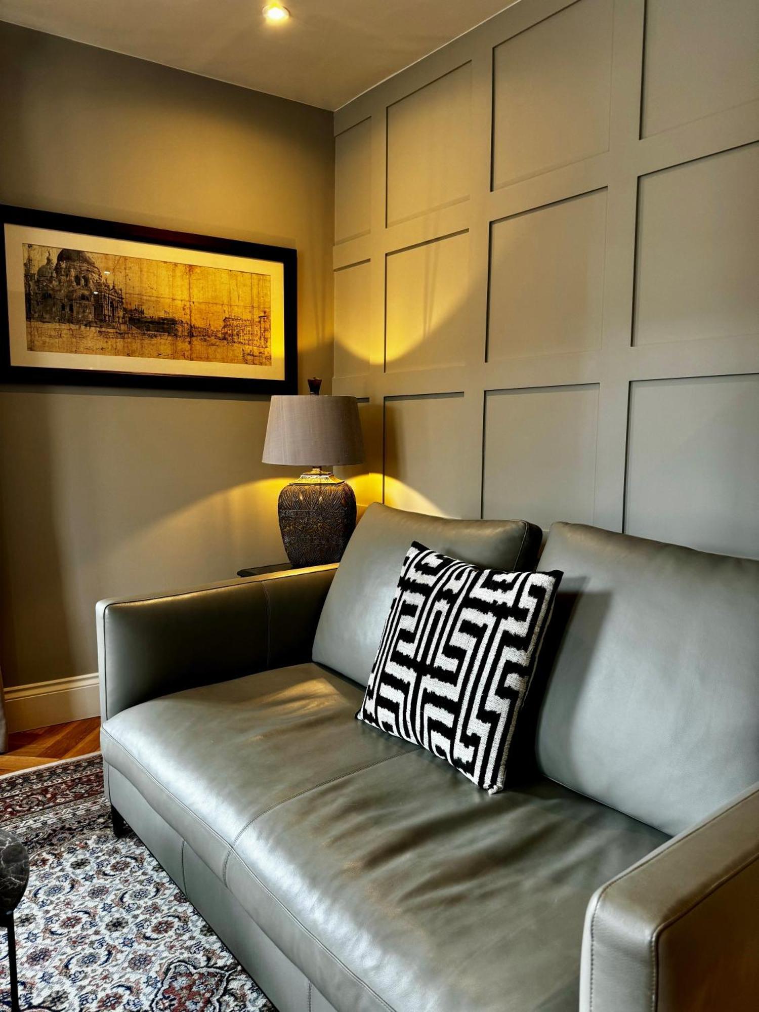 شقة Romeo'S Arch High End Luxury In Centre Of Stratford With Parking المظهر الخارجي الصورة